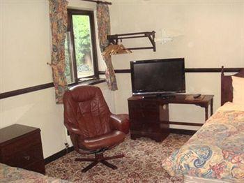 Foxwood Guest House Robin Hood Buitenkant foto