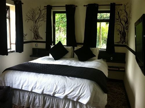 Foxwood Guest House Robin Hood Buitenkant foto